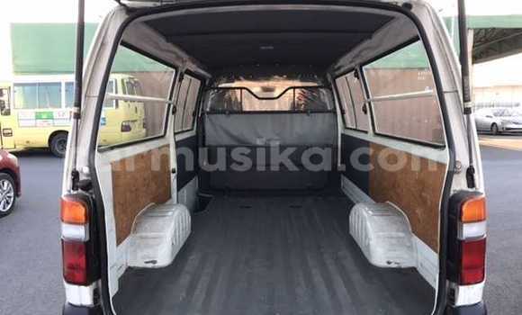 Acheter Occasion Voiture Toyota Hiace Blanc à Beitbridge, Matabeleland South Acheter Occasion Voiture Toyota Hiace Blanc à Beitbridge, Matabeleland South