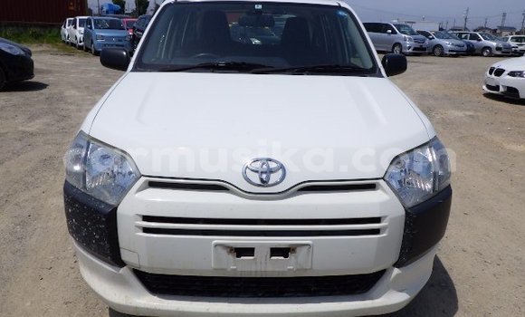 Buy Used Toyota Probox White Car in Beitbridge in Matabeleland South