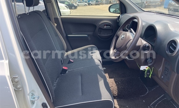 Buy Used Toyota Passo White Car in Beitbridge in Matabeleland South Buy Used Toyota Passo White Car in Beitbridge in Matabeleland South