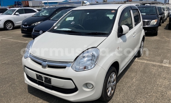 Buy Used Toyota Passo White Car in Beitbridge in Matabeleland South Buy Used Toyota Passo White Car in Beitbridge in Matabeleland South