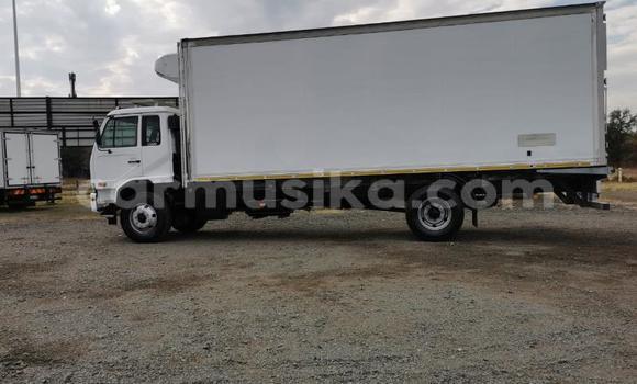 Buy Used Nissan UD White Truck in Beitbridge in Matabeleland South Buy Used Nissan UD White Truck in Beitbridge in Matabeleland South