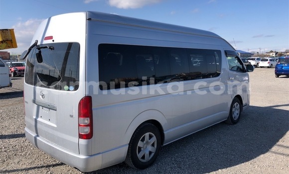 Buy Used Toyota Hiace Silver Car in Beitbridge in Matabeleland South Buy Used Toyota Hiace Silver Car in Beitbridge in Matabeleland South