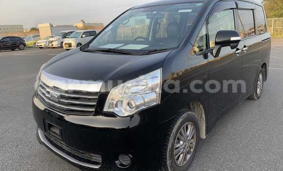 Acheter Occasion Voiture Toyota Noah Noir à Beitbridge, Matabeleland South Acheter Occasion Voiture Toyota Noah Noir à Beitbridge, Matabeleland South