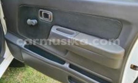 Acheter Occasion Voiture Nissan Hardbody Blanc à Beitbridge, Matabeleland South Acheter Occasion Voiture Nissan Hardbody Blanc à Beitbridge, Matabeleland South