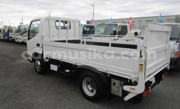 Buy Used Toyota Dyna White Truck in Beitbridge in Matabeleland South Buy Used Toyota Dyna White Truck in Beitbridge in Matabeleland South
