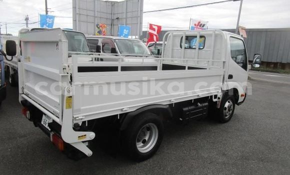 Buy Used Toyota Dyna White Truck in Beitbridge in Matabeleland South Buy Used Toyota Dyna White Truck in Beitbridge in Matabeleland South