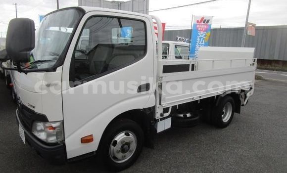 Buy Used Toyota Dyna White Truck in Beitbridge in Matabeleland South Buy Used Toyota Dyna White Truck in Beitbridge in Matabeleland South