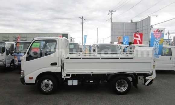 Buy Used Toyota Dyna White Truck in Beitbridge in Matabeleland South Buy Used Toyota Dyna White Truck in Beitbridge in Matabeleland South