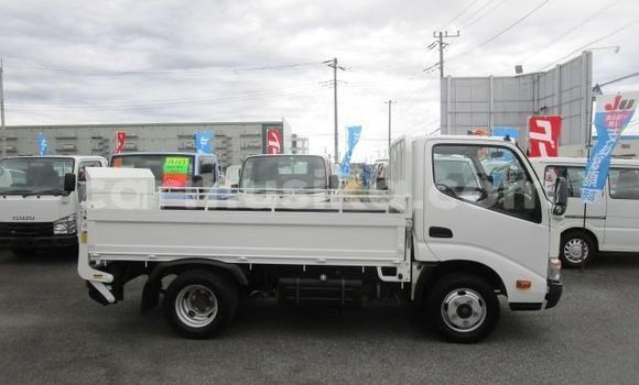 Buy Used Toyota Dyna White Truck in Beitbridge in Matabeleland South Buy Used Toyota Dyna White Truck in Beitbridge in Matabeleland South