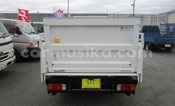 Buy Used Toyota Dyna White Truck in Beitbridge in Matabeleland South Buy Used Toyota Dyna White Truck in Beitbridge in Matabeleland South