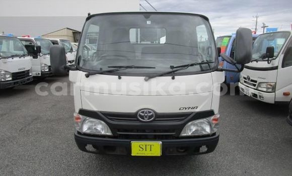 Buy Used Toyota Dyna White Truck in Beitbridge in Matabeleland South Buy Used Toyota Dyna White Truck in Beitbridge in Matabeleland South