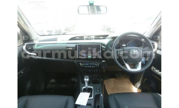 Nunua Imported Toyota Hilux Nyeusi Gari ndani ya Import - Dubai nchini Harare Nunua Imported Toyota Hilux Nyeusi Gari ndani ya Import - Dubai nchini Harare