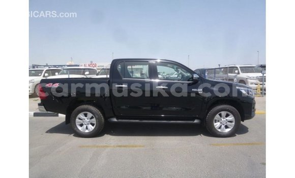 Nunua Imported Toyota Hilux Nyeusi Gari ndani ya Import - Dubai nchini Harare Nunua Imported Toyota Hilux Nyeusi Gari ndani ya Import - Dubai nchini Harare