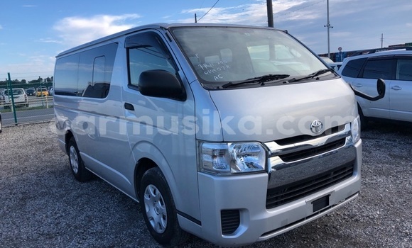 Acheter Occasion Voiture Toyota Hiace Gris à Beitbridge, Matabeleland South