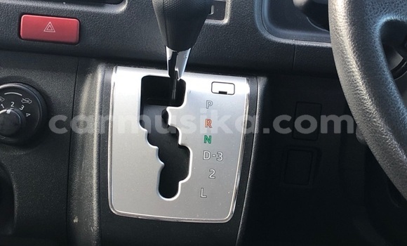 Buy Used Toyota Hiace Silver Car in Beitbridge in Matabeleland South Buy Used Toyota Hiace Silver Car in Beitbridge in Matabeleland South