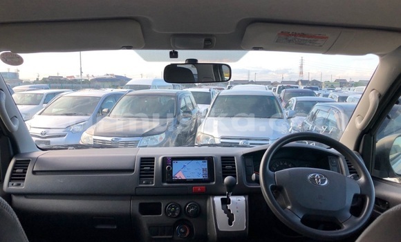 Buy Used Toyota Hiace Silver Car in Beitbridge in Matabeleland South Buy Used Toyota Hiace Silver Car in Beitbridge in Matabeleland South