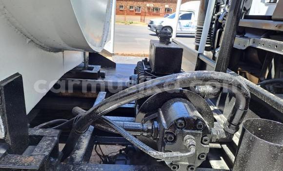 Acheter Occasion Utilitaire Nissan UD Blanc à Beitbridge, Matabeleland South Acheter Occasion Utilitaire Nissan UD Blanc à Beitbridge, Matabeleland South