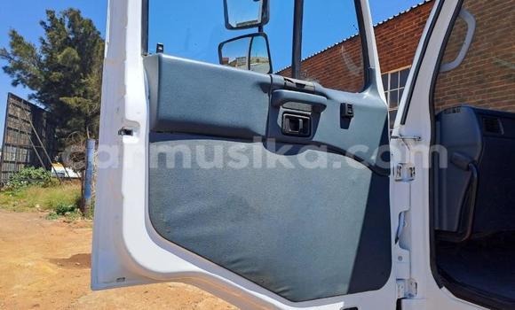 Acheter Occasion Utilitaire Nissan UD Blanc à Beitbridge, Matabeleland South Acheter Occasion Utilitaire Nissan UD Blanc à Beitbridge, Matabeleland South