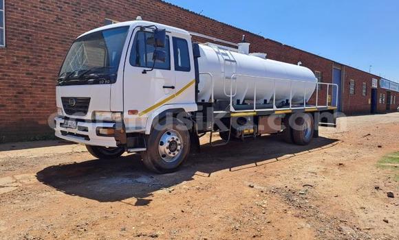 Acheter Occasion Utilitaire Nissan UD Blanc à Beitbridge, Matabeleland South Acheter Occasion Utilitaire Nissan UD Blanc à Beitbridge, Matabeleland South