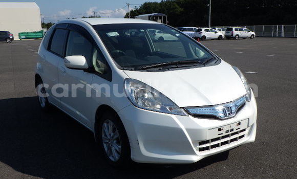 Buy Used Honda Fit White Car in Beitbridge in Matabeleland South