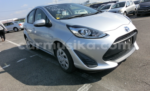 Tenga Tsaru Toyota Aqua Sirivha Mota in Beitbridge in Matabeleland South