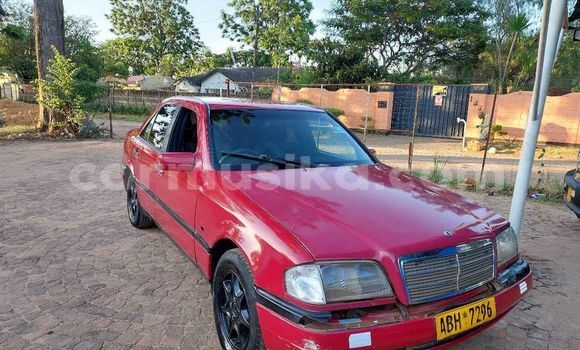 Acheter Occasion Voiture Mercedes-Benz C250 coupe Rouge à Bindura, Mashonaland Central Acheter Occasion Voiture Mercedes-Benz C250 coupe Rouge à Bindura, Mashonaland Central
