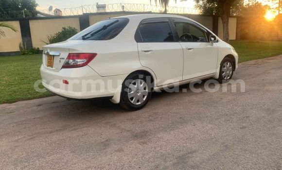 Acheter Occasion Voiture Honda Fit Aria Blanc à Bindura, Mashonaland Central Acheter Occasion Voiture Honda Fit Aria Blanc à Bindura, Mashonaland Central