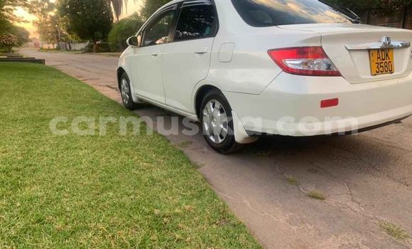 Acheter Occasion Voiture Honda Fit Aria Blanc à Bindura, Mashonaland Central Acheter Occasion Voiture Honda Fit Aria Blanc à Bindura, Mashonaland Central