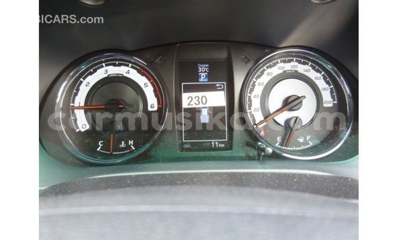 Acheter Import Voiture Toyota Hilux Blanc à Import - Dubai, Harare Acheter Import Voiture Toyota Hilux Blanc à Import - Dubai, Harare