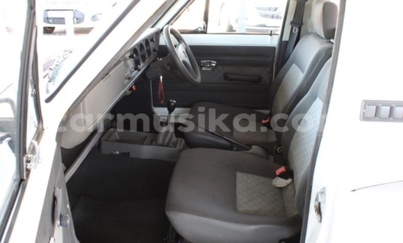Acheter Occasion Voiture Nissan Pickup Blanc à Beitbridge, Matabeleland South Acheter Occasion Voiture Nissan Pickup Blanc à Beitbridge, Matabeleland South