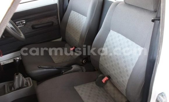 Acheter Occasion Voiture Nissan Pickup Blanc à Beitbridge, Matabeleland South Acheter Occasion Voiture Nissan Pickup Blanc à Beitbridge, Matabeleland South