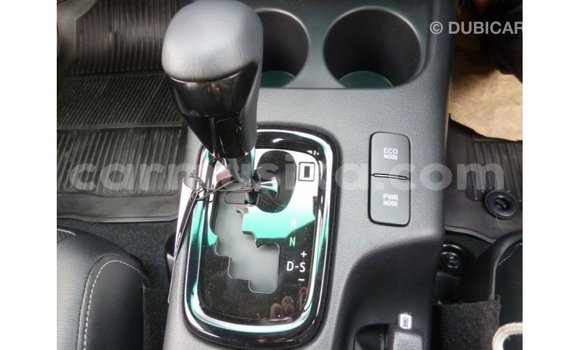 Acheter Import Voiture Toyota Hilux Blanc à Import - Dubai, Harare Acheter Import Voiture Toyota Hilux Blanc à Import - Dubai, Harare