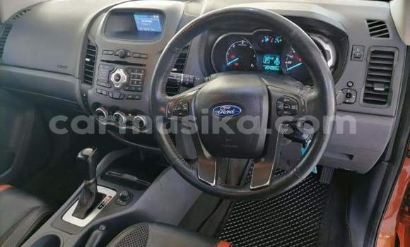 Nunua Ilio tumika Ford Ranger Beige Gari ndani ya Beitbridge nchini Matabeleland Kusini Nunua Ilio tumika Ford Ranger Beige Gari ndani ya Beitbridge nchini Matabeleland Kusini