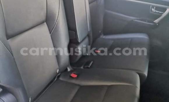 Nunua Ilio tumika Toyota Fortuner Nyeupe Gari ndani ya Beitbridge nchini Matabeleland Kusini Nunua Ilio tumika Toyota Fortuner Nyeupe Gari ndani ya Beitbridge nchini Matabeleland Kusini