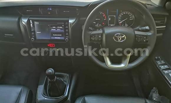 Nunua Ilio tumika Toyota Fortuner Nyeupe Gari ndani ya Beitbridge nchini Matabeleland Kusini Nunua Ilio tumika Toyota Fortuner Nyeupe Gari ndani ya Beitbridge nchini Matabeleland Kusini