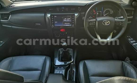 Nunua Ilio tumika Toyota Fortuner Nyeupe Gari ndani ya Beitbridge nchini Matabeleland Kusini Nunua Ilio tumika Toyota Fortuner Nyeupe Gari ndani ya Beitbridge nchini Matabeleland Kusini