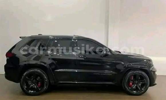 Nunua Ilio tumika Jeep Grand Cherokee SRT8 Nyeusi Gari ndani ya Beitbridge nchini Matabeleland Kusini Nunua Ilio tumika Jeep Grand Cherokee SRT8 Nyeusi Gari ndani ya Beitbridge nchini Matabeleland Kusini