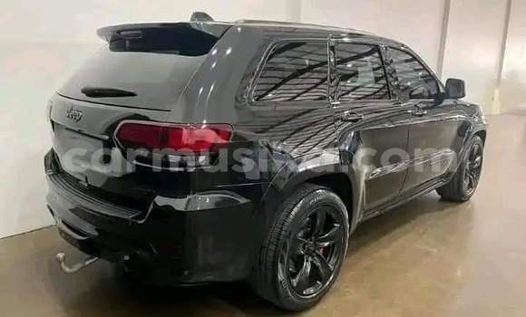 Nunua Ilio tumika Jeep Grand Cherokee SRT8 Nyeusi Gari ndani ya Beitbridge nchini Matabeleland Kusini Nunua Ilio tumika Jeep Grand Cherokee SRT8 Nyeusi Gari ndani ya Beitbridge nchini Matabeleland Kusini