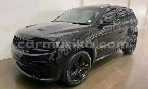 Nunua Ilio tumika Jeep Grand Cherokee SRT8 Nyeusi Gari ndani ya Beitbridge nchini Matabeleland Kusini Nunua Ilio tumika Jeep Grand Cherokee SRT8 Nyeusi Gari ndani ya Beitbridge nchini Matabeleland Kusini