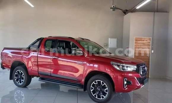 Nunua Ilio tumika Toyota Hilux Nyekundu Gari ndani ya Beitbridge nchini Matabeleland Kusini Nunua Ilio tumika Toyota Hilux Nyekundu Gari ndani ya Beitbridge nchini Matabeleland Kusini