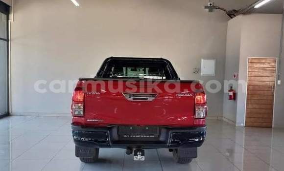 Nunua Ilio tumika Toyota Hilux Nyekundu Gari ndani ya Beitbridge nchini Matabeleland Kusini Nunua Ilio tumika Toyota Hilux Nyekundu Gari ndani ya Beitbridge nchini Matabeleland Kusini