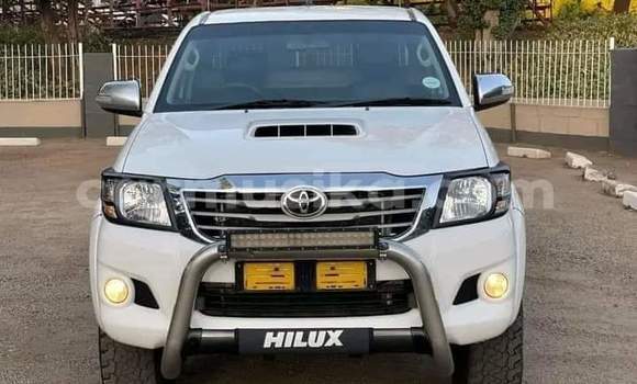 Nunua Ilio tumika Toyota Hilux Nyeupe Gari ndani ya Beitbridge nchini Matabeleland Kusini Nunua Ilio tumika Toyota Hilux Nyeupe Gari ndani ya Beitbridge nchini Matabeleland Kusini