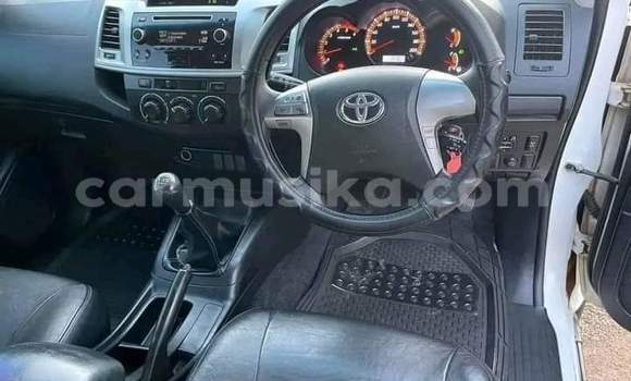 Nunua Ilio tumika Toyota Hilux Nyeupe Gari ndani ya Beitbridge nchini Matabeleland Kusini Nunua Ilio tumika Toyota Hilux Nyeupe Gari ndani ya Beitbridge nchini Matabeleland Kusini