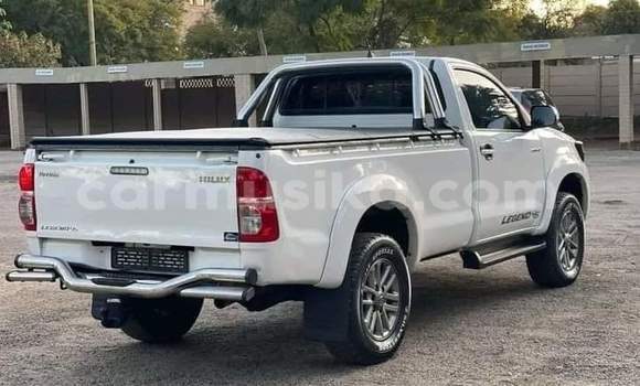 Nunua Ilio tumika Toyota Hilux Nyeupe Gari ndani ya Beitbridge nchini Matabeleland Kusini Nunua Ilio tumika Toyota Hilux Nyeupe Gari ndani ya Beitbridge nchini Matabeleland Kusini