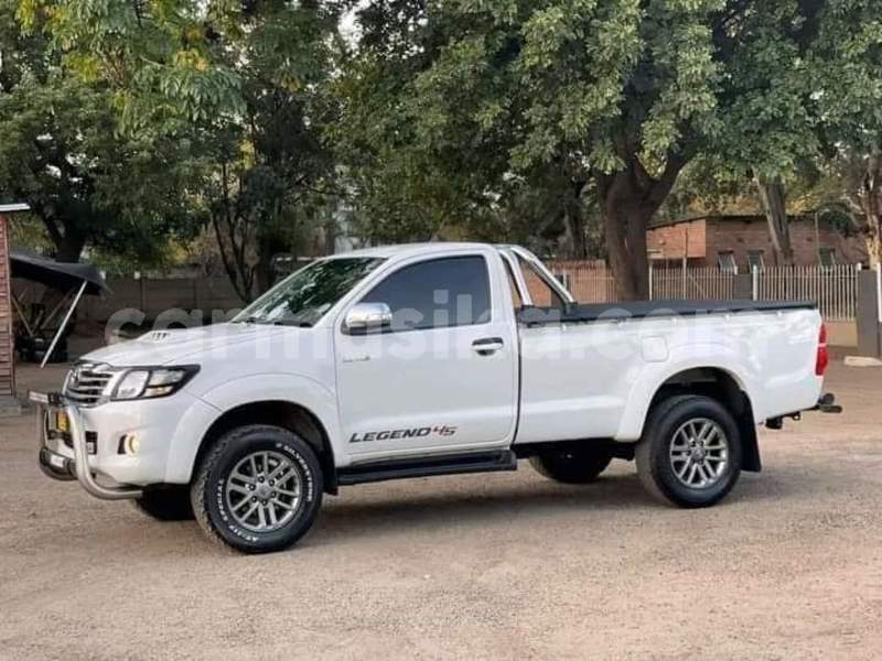 Big with watermark toyota hilux matabeleland south beitbridge 34528