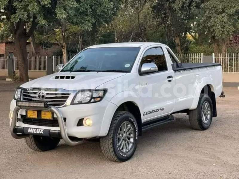 Big with watermark toyota hilux matabeleland south beitbridge 34528