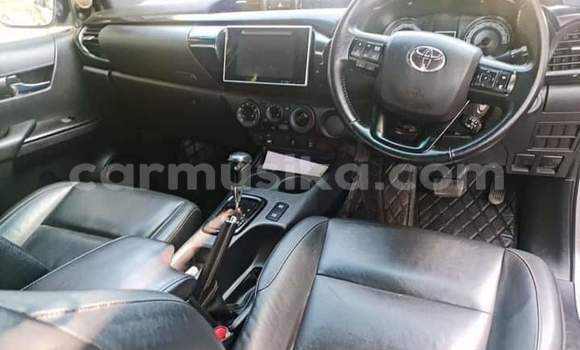Nunua Ilio tumika Toyota Hilux Fedha Gari ndani ya Beitbridge nchini Matabeleland Kusini Nunua Ilio tumika Toyota Hilux Fedha Gari ndani ya Beitbridge nchini Matabeleland Kusini