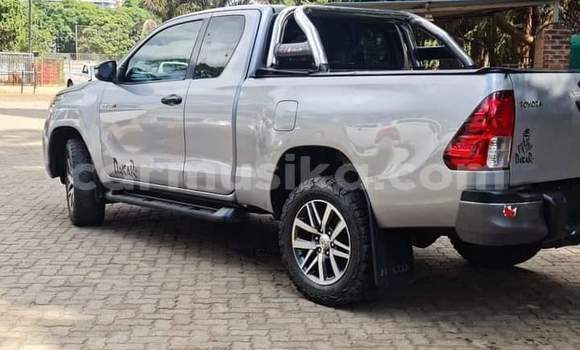 Nunua Ilio tumika Toyota Hilux Fedha Gari ndani ya Beitbridge nchini Matabeleland Kusini Nunua Ilio tumika Toyota Hilux Fedha Gari ndani ya Beitbridge nchini Matabeleland Kusini