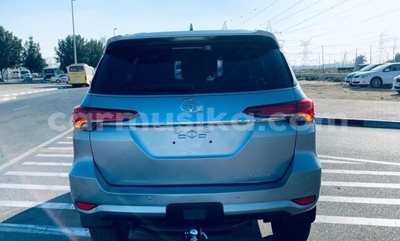 Acheter Occasion Voiture Toyota Fortuner Gris à Beitbridge, Matabeleland South Acheter Occasion Voiture Toyota Fortuner Gris à Beitbridge, Matabeleland South