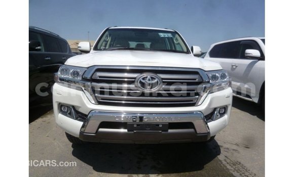 Buy Import Toyota Land Cruiser White Car in Import - Dubai in Harare Buy Import Toyota Land Cruiser White Car in Import - Dubai in Harare